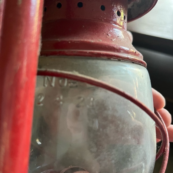 Antique Red Kerosene Lantern 150 Little Supreme - Embury Co vintage oil lantern. - Picture 6 of 6